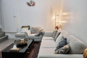 Tranquil and serene home WIFI, Parking and smart TV